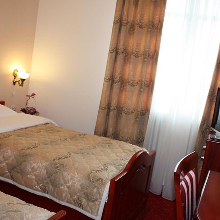 Garni Hotel Beograd 네고틴 객실 사진