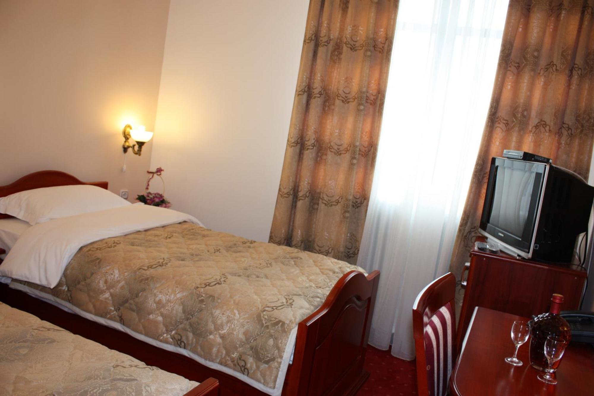 Garni Hotel Beograd 네고틴 객실 사진