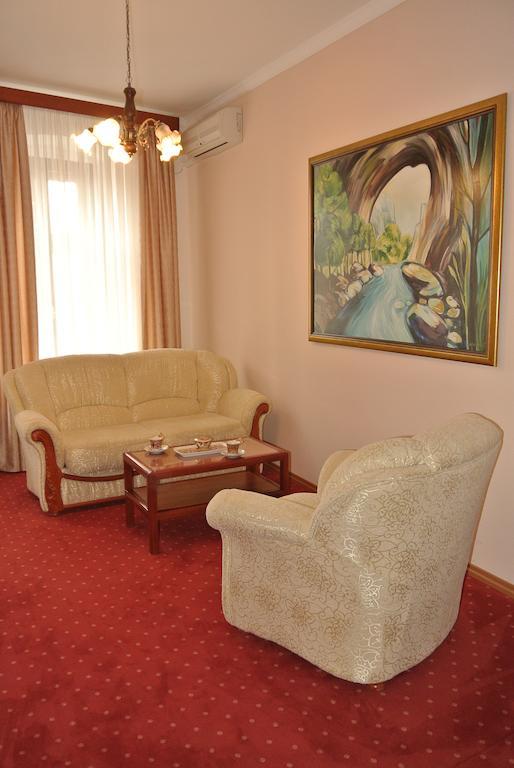 Garni Hotel Beograd 네고틴 객실 사진